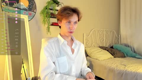 Snapshot of adrian_di chatting on January 15, 7:01 pm Adrian online show from January 15, 7:01 pm