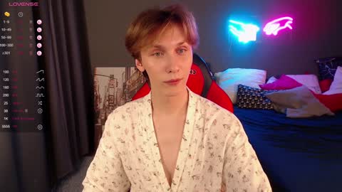 Snapshot of adrian_di chatting on January 16, 3:24 pm Adrian online show from January 16, 3:24 pm