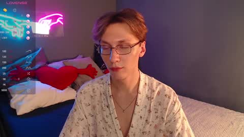 Snapshot of adrian_di chatting on January 24, 3:45 pm Adrian online show from January 24, 3:45 pm