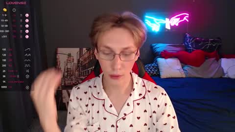 Snapshot of adrian_di chatting on January 27, 3:39 pm Adrian online show from January 27, 3:39 pm