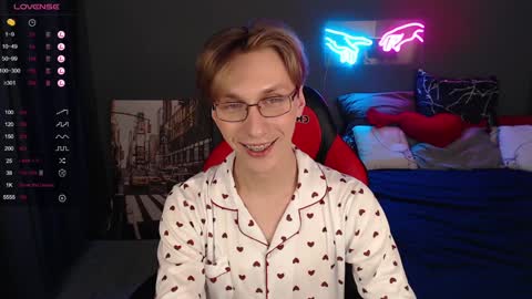 Snapshot of adrian_di chatting on January 28, 4:30 pm Adrian online show from January 28, 4:30 pm