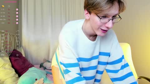 Snapshot of adrian_di chatting on February 8, 10:29 pm Adrian online show from February 8, 10:29 pm