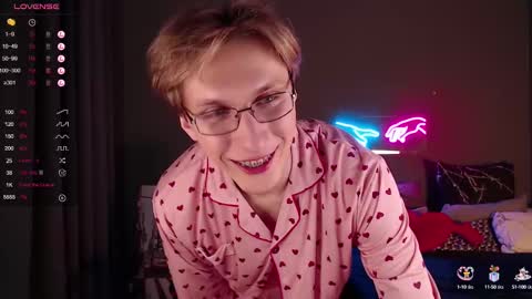 Snapshot of adrian_di chatting on February 10, 4:14 pm Adrian online show from February 10, 4:14 pm