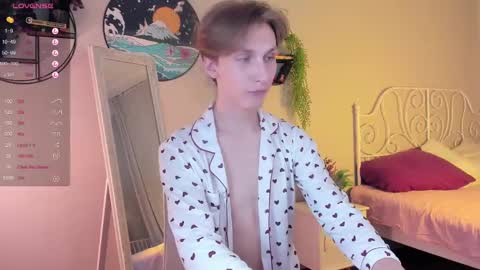 Snapshot of adrian_di chatting on February 25, 4:31 pm Adrian online show from February 25, 4:31 pm