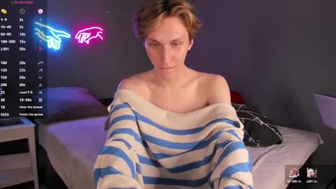 Snapshot of adrian_di chatting on March 1, 10:53 pm Adrian online show from March 1, 10:53 pm