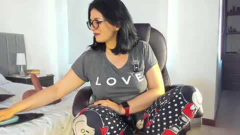 Adriana online show from April 11, 9:30 pm