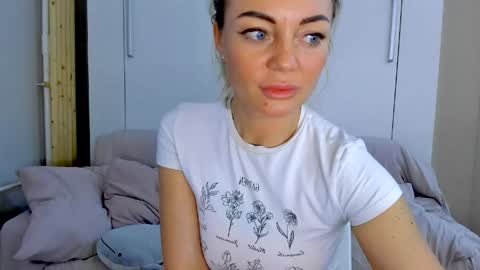 Adriana online show from April 25, 1:41 pm