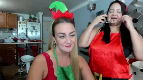 Snapshot of adrianapdes chatting on November 15, 2:09 am Adriana Paredes online show from November 15, 2:09 am