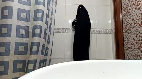 adrianchamonymario12 online show from April 21, 9:06 pm