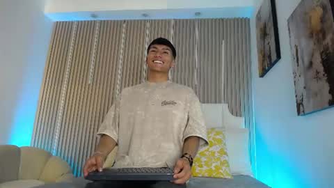 Snapshot of adrianstark_ chatting on June 19, 1:04 pm adrianstark_ online show from June 19, 1:04 pm