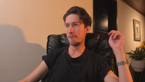 Adrian Williams online show from January 17, 12:15 am