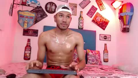 adriel_and_risitos_ online show from October 6, 3:48 am