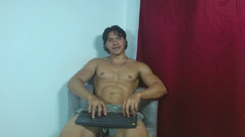 adriel_escalante online show from October 12, 2:10 am