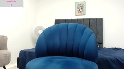 Snapshot of adriel_escalante chatting on February 10, 3:32 am adriel_escalante online show from February 10, 3:32 am