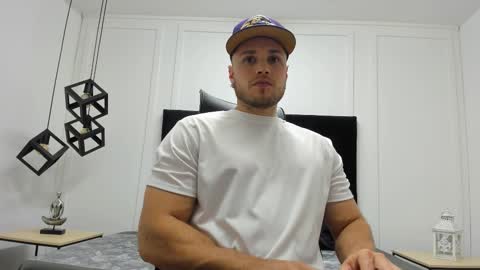 Adrein Roche online show from September 28, 10:26 pm