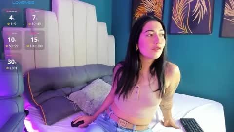 adriienne_ online show from March 19, 8:24 pm