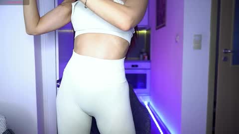 Snapshot of ady_w_o_w chatting on March 11, 2:01 pm Ada online show from March 11, 2:01 pm