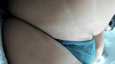 Snapshot of aeenna chatting on October 23, 9:57 pm aeenna online show from October 23, 9:57 pm