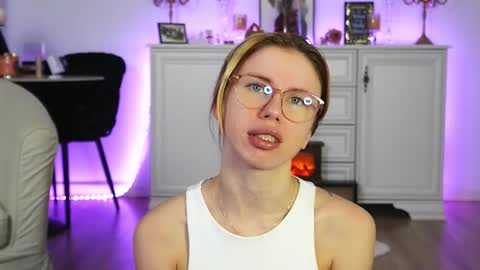 Aelia online show from October 28, 5:55 am