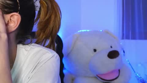 Aelia online show from March 1, 6:10 pm