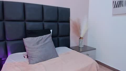 aelinduvalier online show from October 16, 6:53 pm