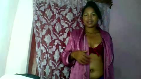 aelyaa online show from May 4, 6:48 pm