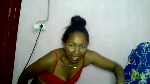 aelyaa online show from May 5, 11:51 am