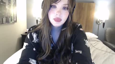 aeris ellie online show from October 8, 3:59 am
