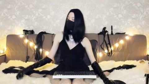 Snapshot of aesthetic_being chatting on January 6, 2:36 pm Tiana online show from January 6, 2:36 pm