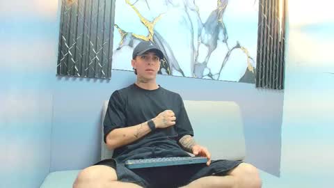 Snapshot of aethon_noir chatting on November 6, 3:02 pm AETHON online show from November 6, 3:02 pm