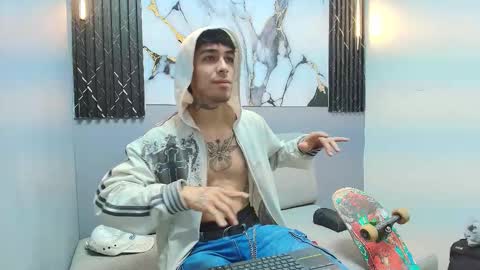 Snapshot of aethon_noir chatting on November 12, 2:06 pm AETHON online show from November 12, 2:06 pm