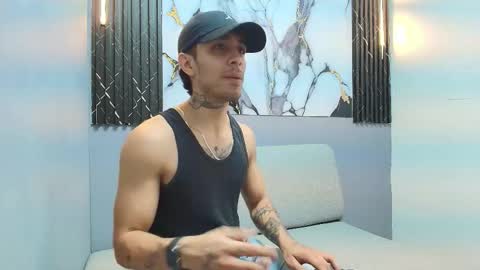 Snapshot of aethon_noir chatting on November 13, 8:19 pm AETHON online show from November 13, 8:19 pm