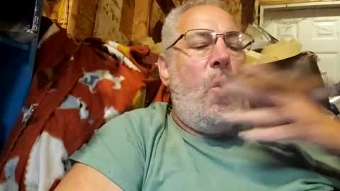 AFGuy71 online show from October 5, 4:11 am