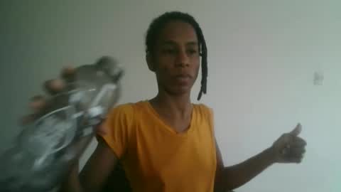 Snapshot of africadeluxe chatting on April 28, 6:35 pm Africa online show from April 28, 6:35 pm