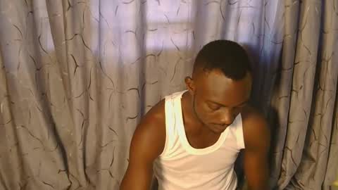 Snapshot of african_hotchocolate chatting on December 16, 5:45 am sexiest online show from December 16, 5:45 am