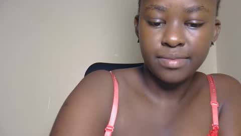 african_sluttygal online show from November 17, 10:59 pm