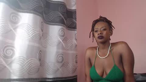 Snapshot of africanmidnightaura chatting on November 2, 10:01 pm africanmidnightaura online show from November 2, 10:01 pm