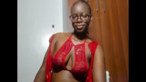 Snapshot of afro_pop chatting on December 2, 11:40 pm Leah online show from December 2, 11:40 pm