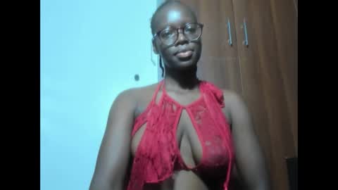 Snapshot of afro_pop chatting on December 10, 12:50 am Leah online show from December 10, 12:50 am
