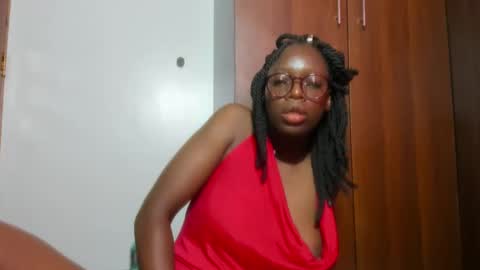 Snapshot of afro_pop chatting on January 12, 6:28 am Leah online show from January 12, 6:28 am