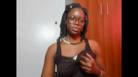 Snapshot of afro_pop chatting on January 15, 11:10 am Leah online show from January 15, 11:10 am
