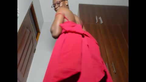 Snapshot of afro_pop chatting on February 14, 3:00 am Leah online show from February 14, 3:00 am