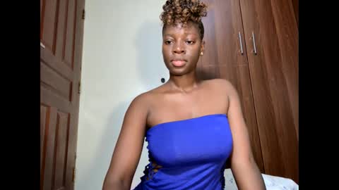 Snapshot of afro_pop chatting on September 19, 2:02 am Leah online show from September 19, 2:02 am