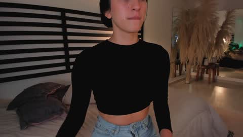 Emma online show from December 4, 11:35 pm