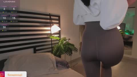 Emma online show from December 6, 8:51 pm