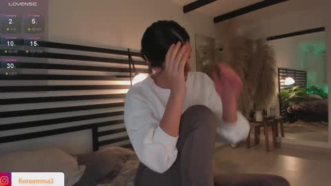 Emma online show from December 7, 1:25 am