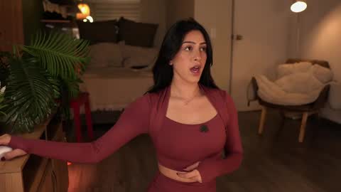 Emma online show from December 4, 11:46 pm