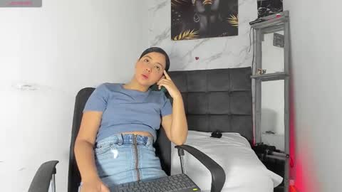 Snapshot of afrodita_n_ares_ chatting on October 19, 7:14 pm afrodita n ares online show from October 19, 7:14 pm