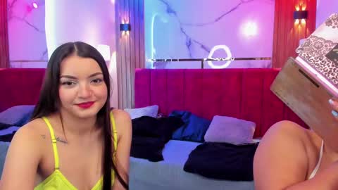 Snapshot of afroditaandsoffi chatting on October 13, 12:05 pm Afrodita Chery y Hermione online show from October 13, 12:05 pm