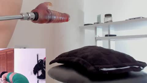 afroditacute16 online show from October 7, 6:27 pm